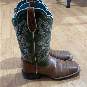 Brand new Ariat boots